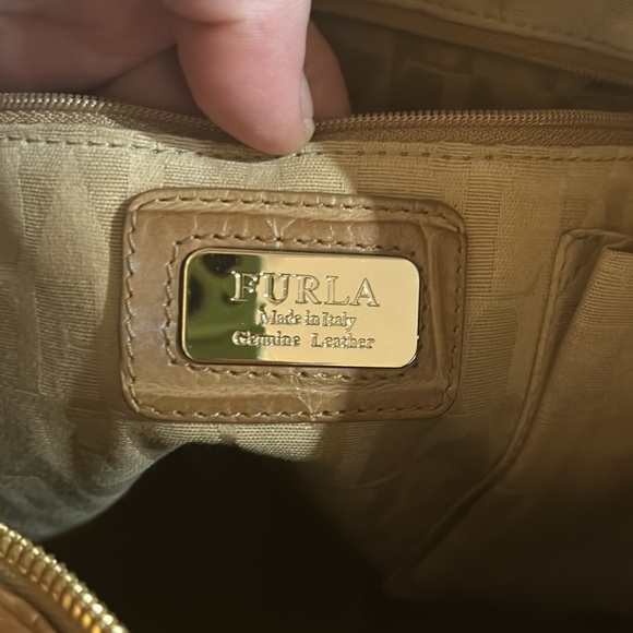 HUGE FURLA BAG - Picture 5 of 9